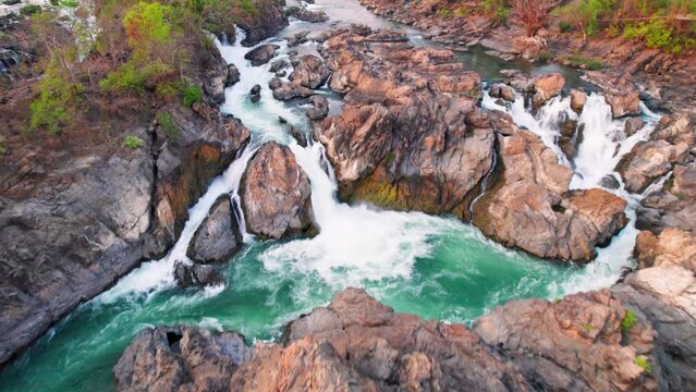 Les chutes d'eau (vues du ciel) sur le fleuve Mekong, Don Khon, 4000 iles, Laos, Asie