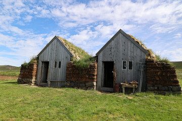 Obraz premium Iceland-Two traditional Icelandic turf houses 