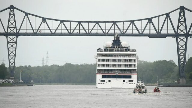 Cruise ship Hanseatic Inspiration under the Rendsburg Bridge in the Kiel Canal, Schleswig-Holstein, Germany, Europe