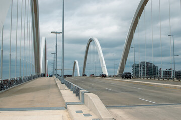 Obraz premium Frederick Douglass Bridge in Cloudy Weather