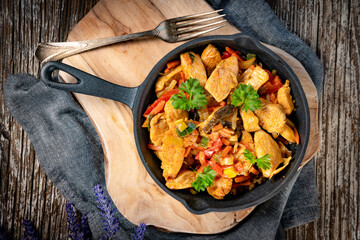 Fried chicken with vegetables.