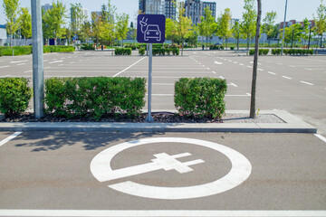 Parking for electric vehicles , electric vehicle parking space
