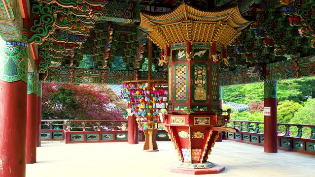 한국, 오대산 월정상에 있는 윤장대