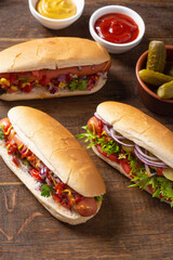 Hot dog . Traditional american fast food .