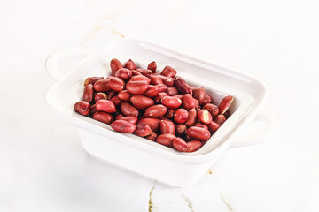 Raw peanut heap for roast