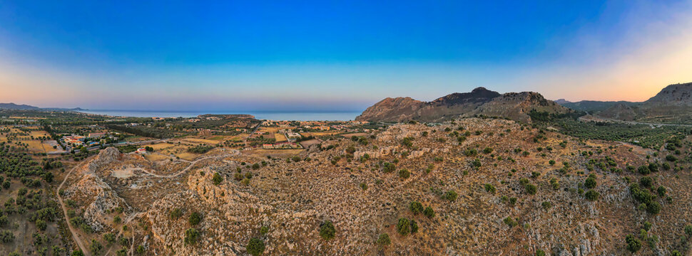 g&oacute;ry i pag&oacute;rki rodos, kolymbia