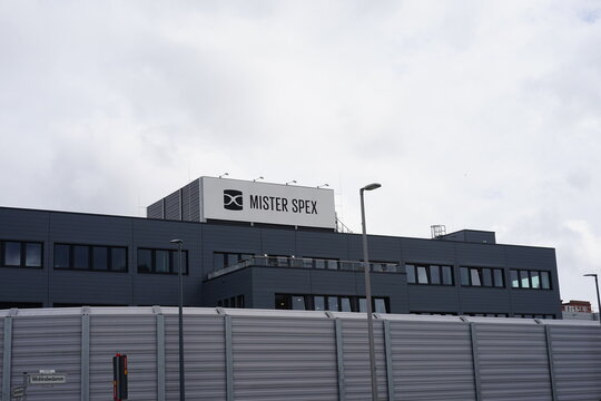 Logistikzentrum von Mister Spex in Berlin am 01.08.2023