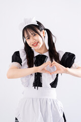 メイド服を着た女性