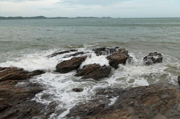 Beautiful Sea and Blue sky in Khao Laem Ya nation park sea cape on vacation time, Rayong, Thailand.