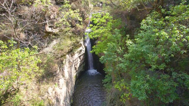 Riva Waterfall located in Himachal Pradesh, Tourism place in North India