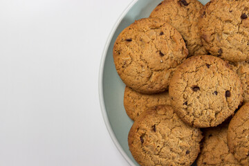 Plate with oatmeal cookies