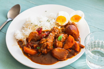 夏の定番料理　チキンカレー