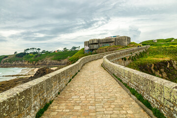 Kleine Entdeckungstour am Phare du Petit Minou in der wundersch&ouml;nen Bretagne bei Plouzan&eacute; - Frankreich