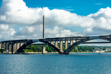 Obraz premium Architektonische Highlights entlang der Atlantikküste in der wunderschönen Bretagne - Pont Albert Louppe - Frankreich