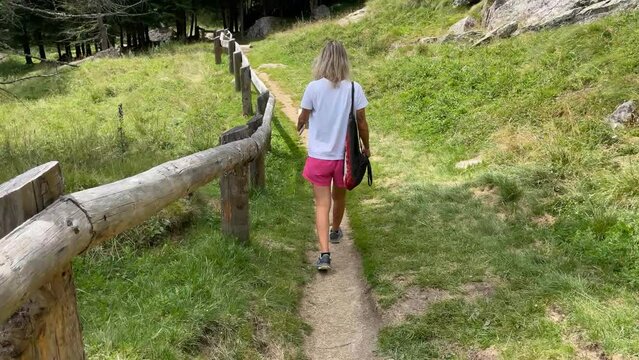camminare montagna sentiero