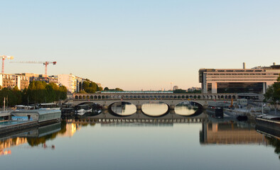 pont de bercy, metro parisien, paris, france