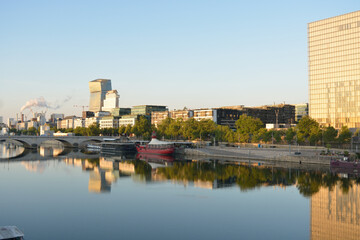 Naklejka premium Bibliothèque François Mitterrand Paris 13 France, fleuve, seine,BNF, passerelle Simone de Beauvoir