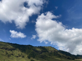 Obraz premium Clouds Over the Mountains