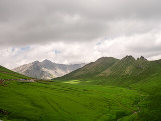 Obraz na płótnie Canvas Xinjiang Duku highway charming scenery