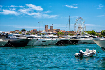 Fototapeta na wymiar luxury yachts in a harbour in the Mediterranean Sea