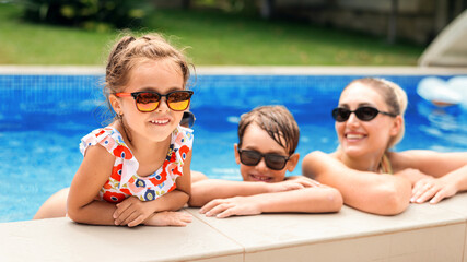 Fototapeta premium Happy family in the pool