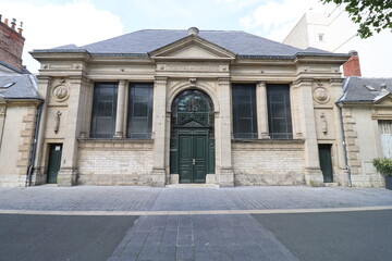 Le tribunal de commerce, vu de l'extérieur, ville de Chartres, département de l Eure et Loir,...