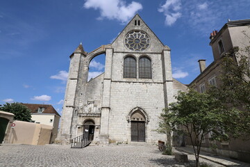 Fototapeta na wymiar L'église Saint Aignan, de style gothique, ville de Chartres, département de l Eure et Loir, France
