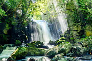 夏の夫婦滝と光芒　熊本県阿蘇郡　Meotodaki Falls and Light Rays in Summer. Kumamoto...