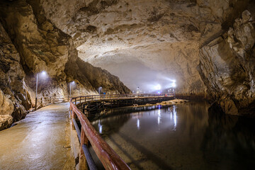 夏の秋芳洞　山口県美祢市　Akiyoshi Cave in summer. Yamaguchi Pref, Mine City.