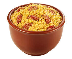 cumbuca de barro com receita brasileira de farofa com linguiça isolado em fundo transparente 