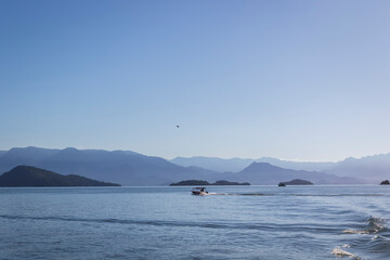 Montahas no litoral de Paraty