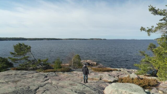 The sunny walk to Harold Point.