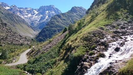 Naklejka premium La Chapelle-en-Valgaudémar commune française située dans le département des Hautes-Alpes, en région Provence-Alpes-Côte d'Azur.
