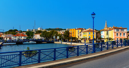 Fototapeta na wymiar Picturesque view of old French town of Martigues with canals and colorful houses