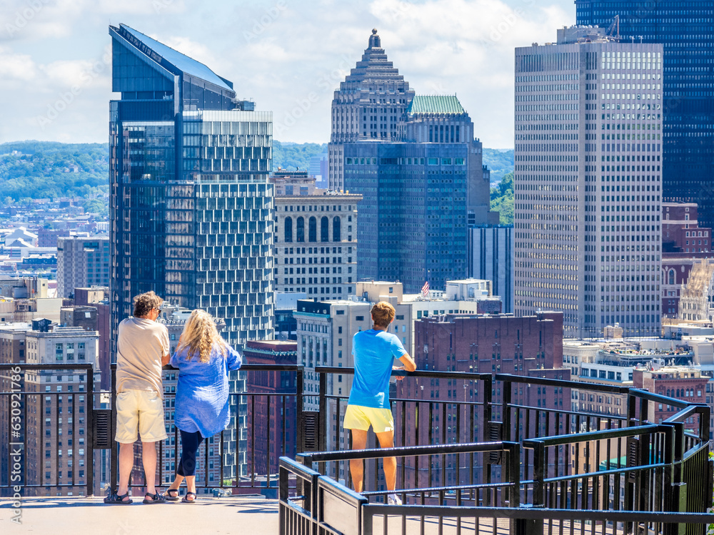 Wall mural people at the observation deck of grand view at mount wasington in pittsburgh