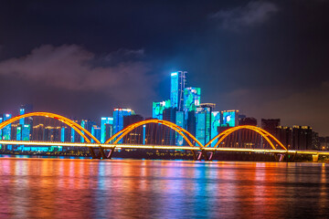 Naklejka premium night scenes of the Fuyuan Bridge in Changsha