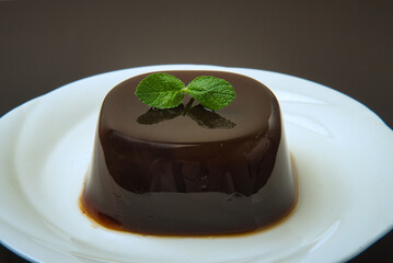 夏にぴったりなデザート　手作りの冷たいコーヒーゼリー