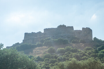 Obraz premium castillo medieval en montañas de israel
