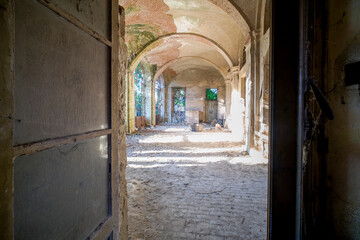 Obraz premium porch with broken glass in an abandoned mansion
