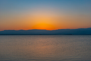 Fototapeta premium amanecer en el mar muerto, Israel