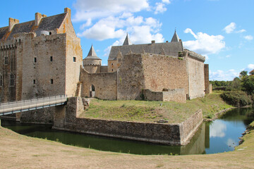Fototapeta na wymiar medieval castle in sarzeau in brittany (france)
