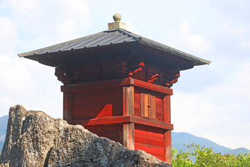 山寺の納経堂