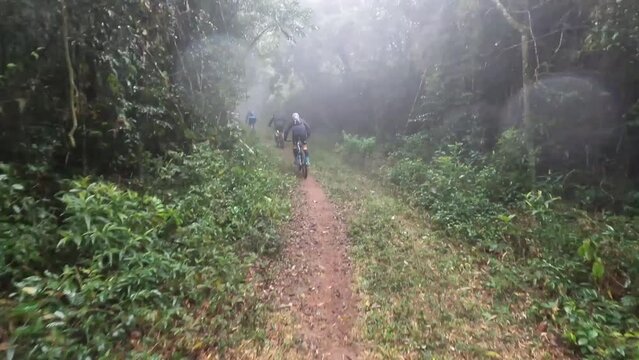 Serra do Japi Mountain Biking: Adrenaline and Stunning Views. Fluid Footage - GoPro - 4k - Helmet view (POV)