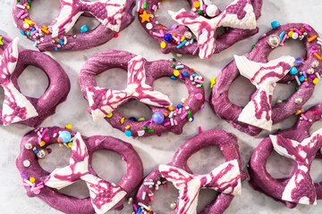 Mermaid pretzel twists