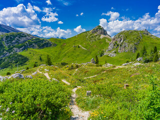 Fototapeta na wymiar Passo Valparola - Col di Lana - Berg des Blutes - Nationalpark Dolomiten