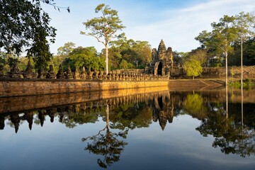 Naklejka premium Majestic Tonle Om Gate, in the iconic Angkor Wat temple complex in Cambodia