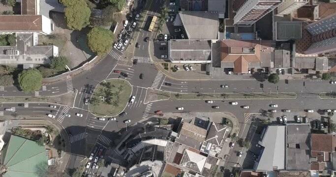 Londrina JK com Avenida Higien&oacute;polis aerial view Drone 4k Plongée zenital Flat style for better post-production