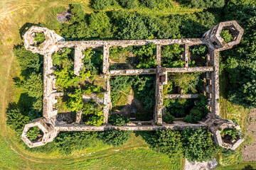 Ruiny pałacu Tarłów w Podzamczu © Maciej G. Szling