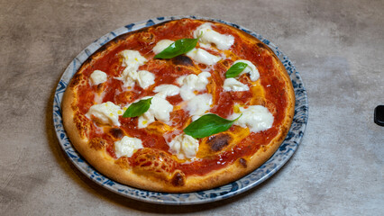 Pizza margherita, impasto grani antichi 