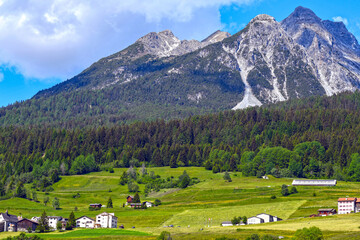 Fototapeta na wymiar Salouf, Kreis Surses im Bezirk Albula des Kantons Graubünden in der Schweiz